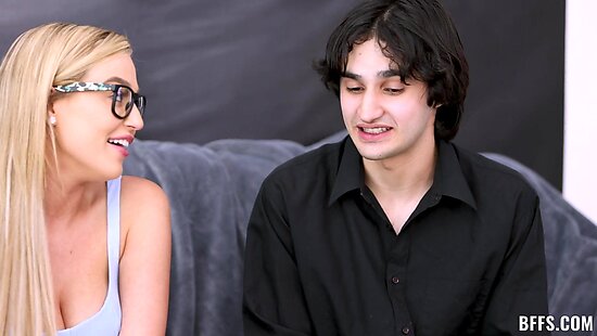 Студентки устроили оргию по случаю окончания колледжа